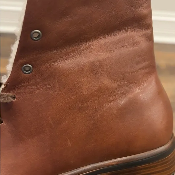 Naot Women’s Size 39 US 8-8.5 Pali Soft Chestnut Brown Leather Shearling Boots