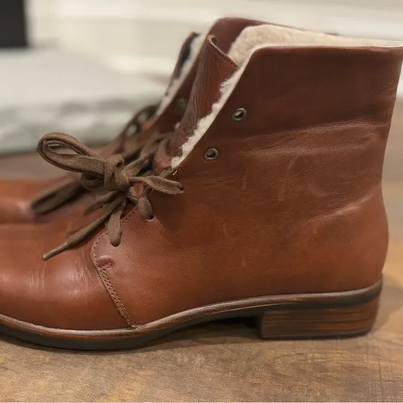 Naot Women’s Size 39 US 8-8.5 Pali Soft Chestnut Brown Leather Shearling Boots