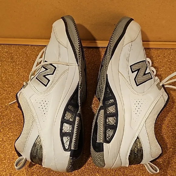 NEW BALANCE 806