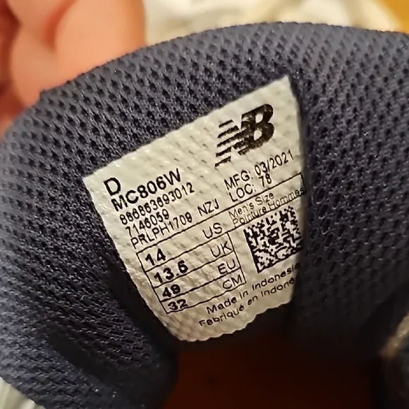 NEW BALANCE 806