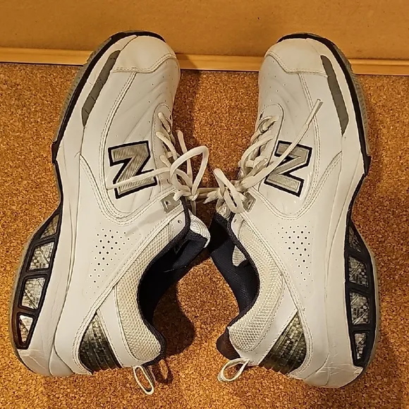 NEW BALANCE 806