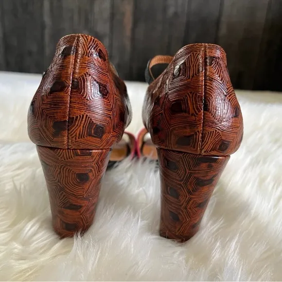 new CHIE MIHARA Textured Brown Leather and Pink Sandal Heels size 10