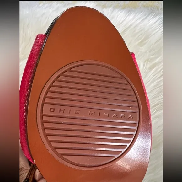 new CHIE MIHARA Textured Brown Leather and Pink Sandal Heels size 10