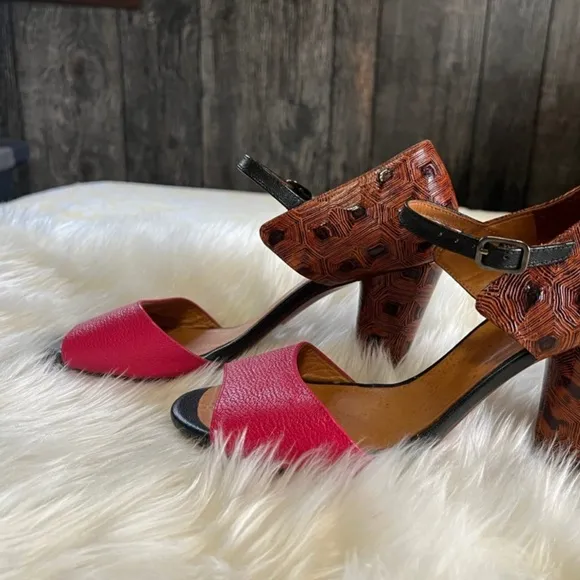 new CHIE MIHARA Textured Brown Leather and Pink Sandal Heels size 10