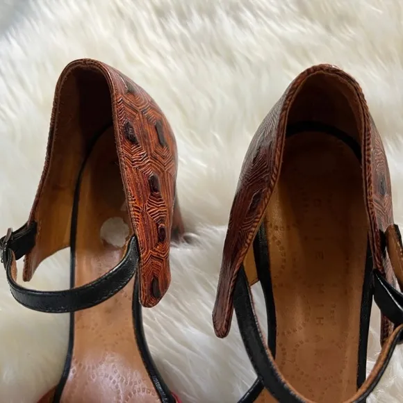 new CHIE MIHARA Textured Brown Leather and Pink Sandal Heels size 10
