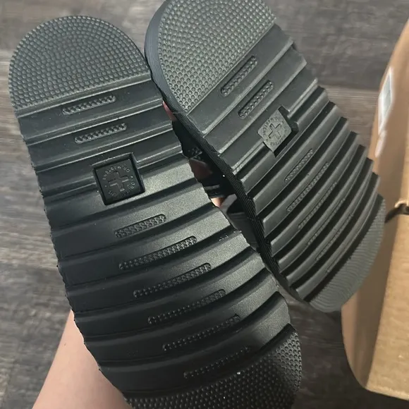 New- Dr martens Kids Black Sandals
