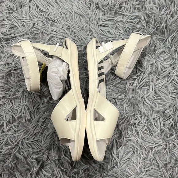 NEW • Fly London • Mafi Ankel Strap Leather Sandals Off White 36 / 6 Womens