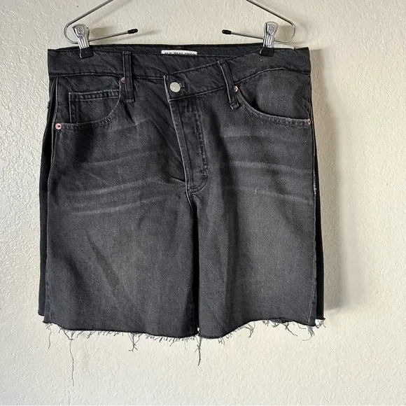 New free people We The Free Boomerang Long Shorts black denim size 31