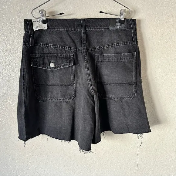 New free people We The Free Boomerang Long Shorts black denim size 31
