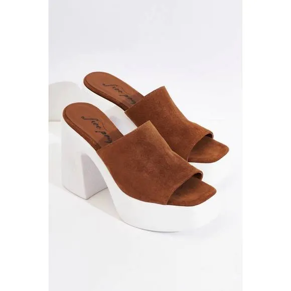NEW FREE PEOPLE zoe platform sandals in tobacco