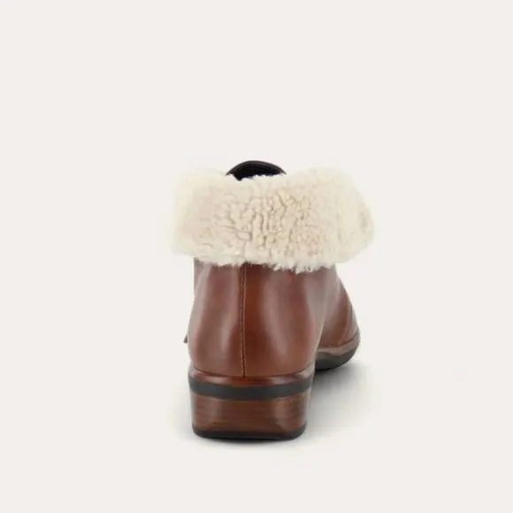 NEW NAOT women's pali boots - medium in soft chestnut