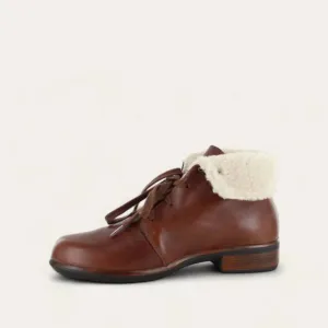 NEW NAOT women's pali boots - medium in soft chestnut
