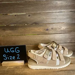 New NIB Big Kids UGG Golden Coast Multistrap Tan Suede Comfort Sandals Size 2‎ Y