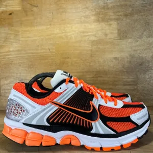 NEW Nike Air Zoom Vomero 5 Mens Size 9 Running Shoes Sneakers Total Orange Black