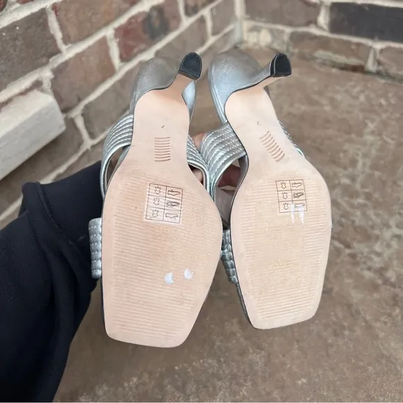 NEW PAIGE Leigh Leather Sandal In Silver Heeled Sandals Sz 7