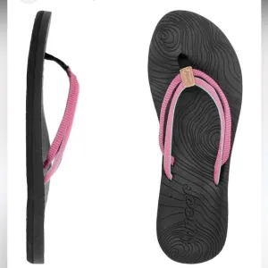 New ▶️ Reef ◀️ (2 pairs ) Double Zen Flip Flop size 7. One nwt, other tried on