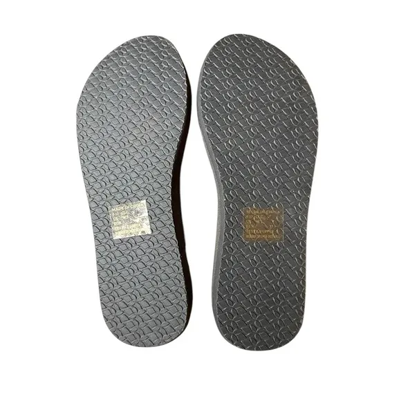 New ▶️ Reef ◀️ (2 pairs ) Double Zen Flip Flop size 7. One nwt, other tried on