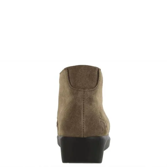 NEW SAS kich lace up ankle boots in almond