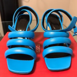 “NEW” SI ROSSI SANDALS