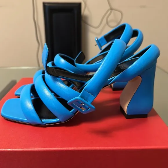 “NEW” SI ROSSI SANDALS