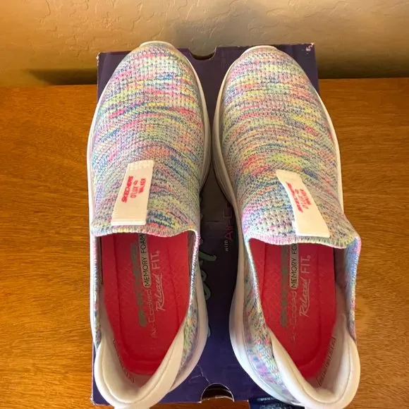 NEW Skechers 6 Rainbow Sky White Multi D'Lux Walker Vegan Slip On Shoe Sneaker