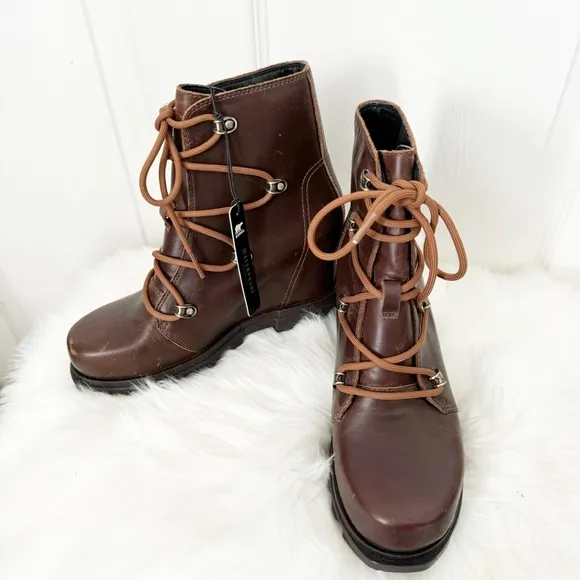 NEW SOREL JOAN OF ARCTIC WEDGE III LACE BOOT SIZE 6.5