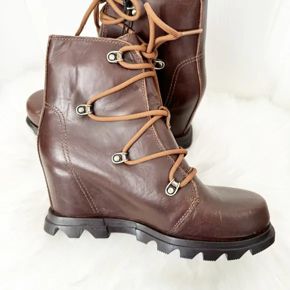 NEW SOREL JOAN OF ARCTIC WEDGE III LACE BOOT SIZE 6.5