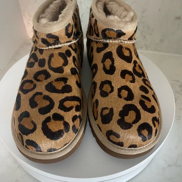 New! UGG Australia Classic Ultra Mini Spotty Calf Hair  Boots Sz 6 $150