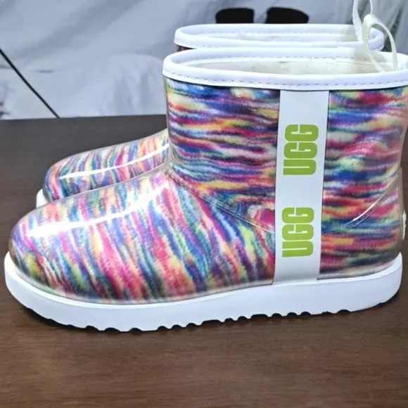 NEW UGG CLASSIC CLEAR WEATHER PROOF BOOTS $159