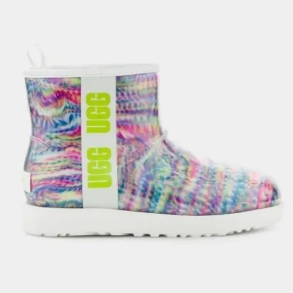 NEW UGG CLASSIC CLEAR WEATHER PROOF BOOTS $159