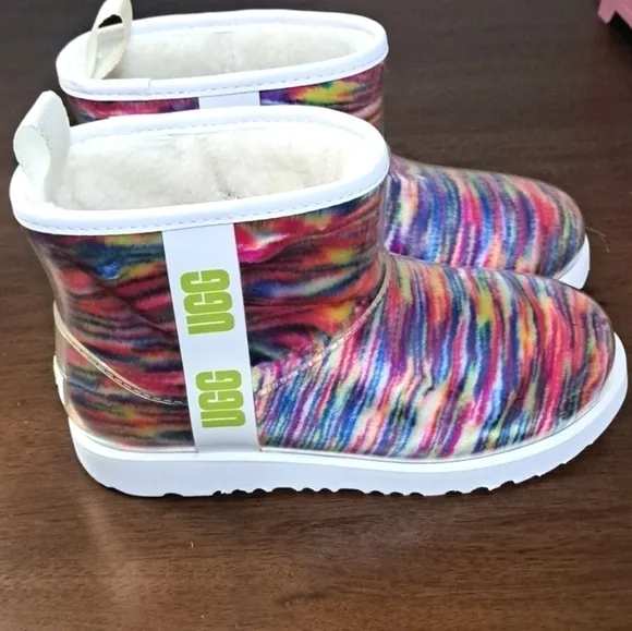 NEW UGG CLASSIC CLEAR WEATHER PROOF BOOTS $159