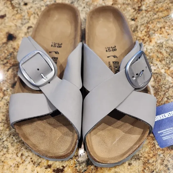 New With Tags Birkenstock Sienna Big Buckle Dove Gray Sandals 38