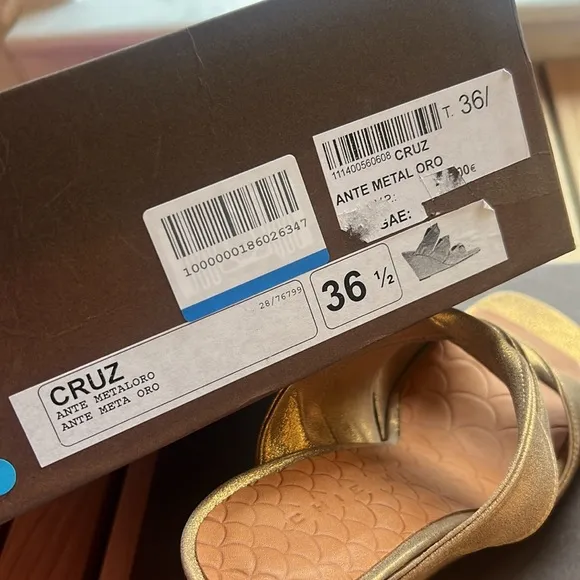 nib CHIE MIHARA Cruz Metallic Gold Wedge Sandals - Size 6.5