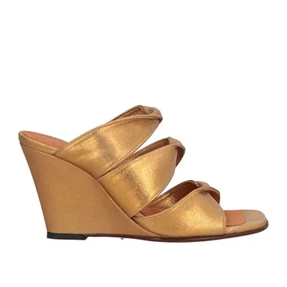 nib CHIE MIHARA Cruz Metallic Gold Wedge Sandals - Size 6.5