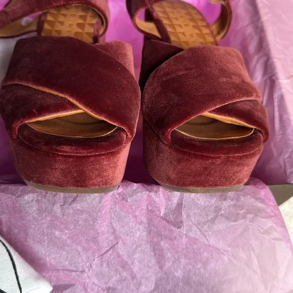 nib CHIE MIHARA ‘Dot’ Velour Platform Heel Sandals in Red size 7