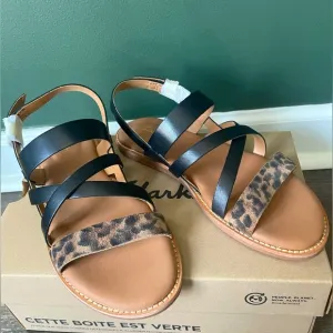 NIB CLARKS Karsea Sun Leopard Print Leather Comfort Sandals size 6.5