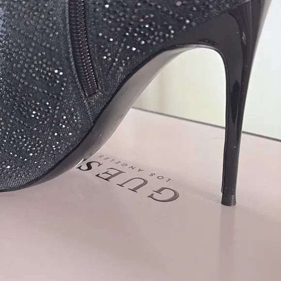 NIB [Guess] Fazzie Black Sparkle Pointed Toe Stiletto Ankle Boots Women’s 9.5 10