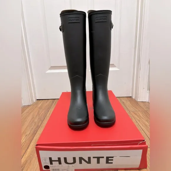 NIB Hunter Refined Tall Rain Boots