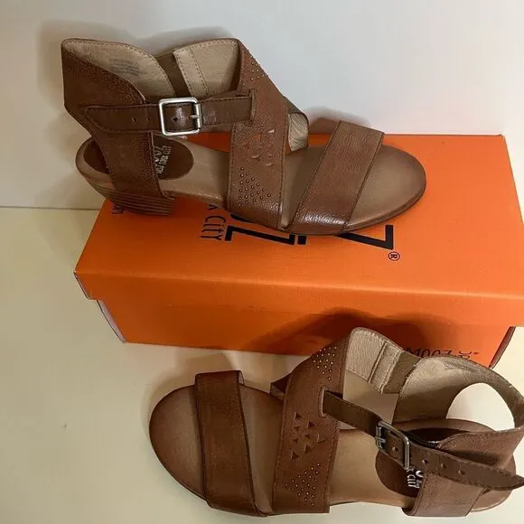 NIB- Miz Mooz Leather Wide Width Heeled Sandals - Cienna