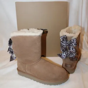 NIB UGG WOMEN'S CLASSIC SHORT BAILEY‎ BOW LEOPARD SUEDE SHEARLING BOOTS