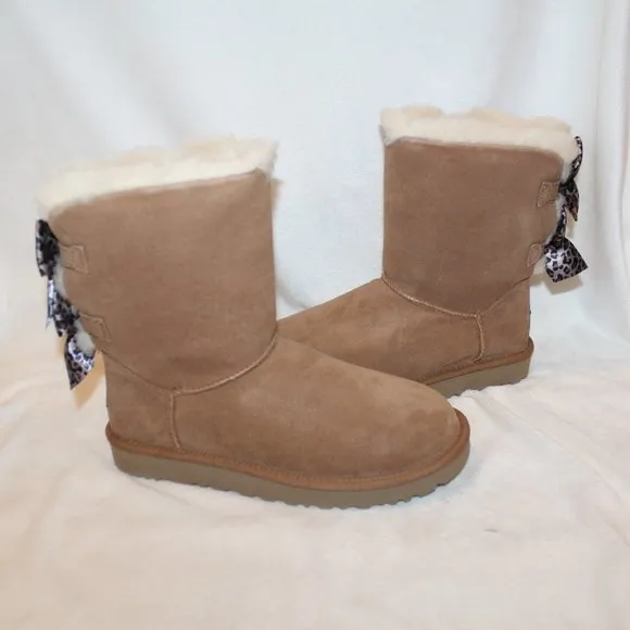 NIB UGG WOMEN'S CLASSIC SHORT BAILEY‎ BOW LEOPARD SUEDE SHEARLING BOOTS