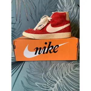 Nike Blazer Mid Suede RED HIGH TOP SNEAKERS GYM SHOES women’s 6