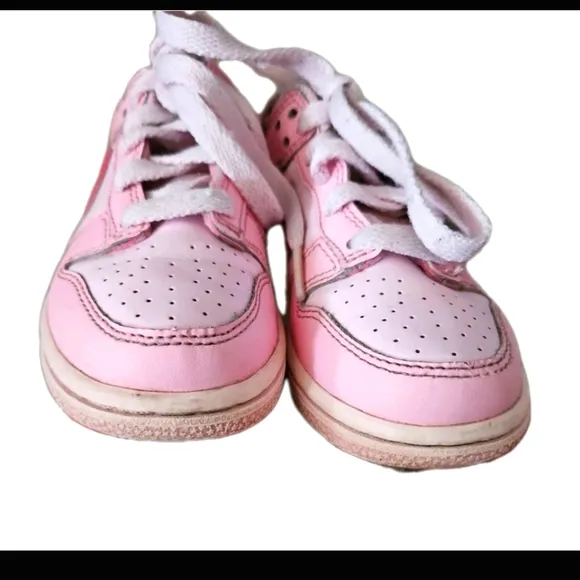 Nike Girls' Kids' Dunk Low Triple Pink Sneaker 11C