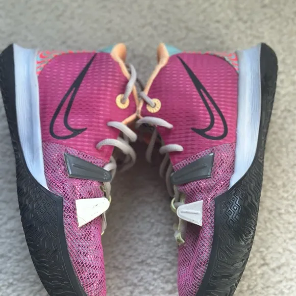 Nike Kids kyrie 7  Athletic Shoes purple