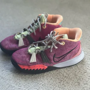 Nike Kids kyrie 7  Athletic Shoes purple