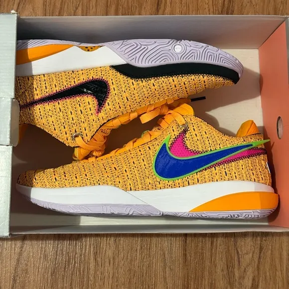Nike Men’s Basketball Shoes LeBron XX Multicolor