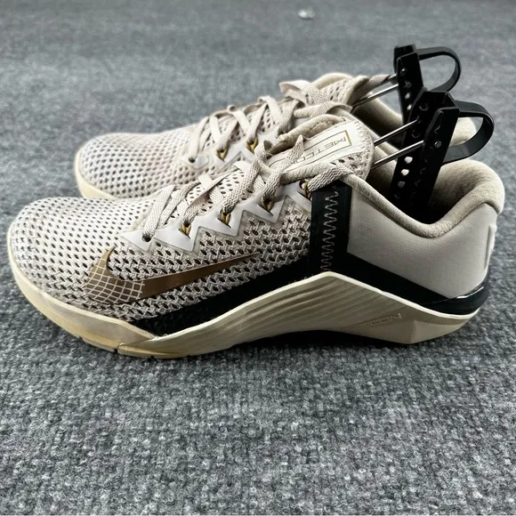 Nike Metcon 6 Sneakers Womens Size 10 Light‎ Orewood Brown Gold Training Fitness