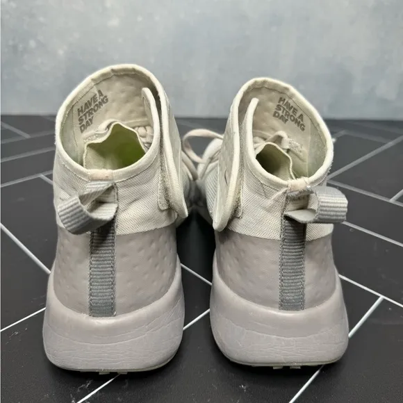 Nike Women's Air Zoom Strong 2 &quot;Light Bone&quot; Training/Lifting Shoe - Size 8