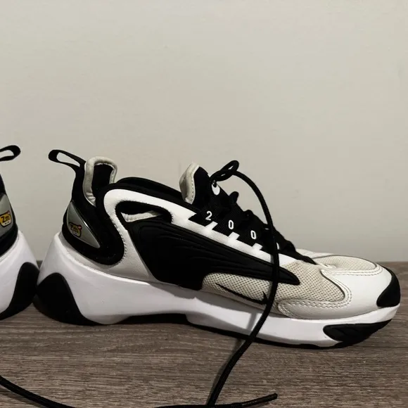 Nike Zoom 2K White/Black AO0354-101 Size 6