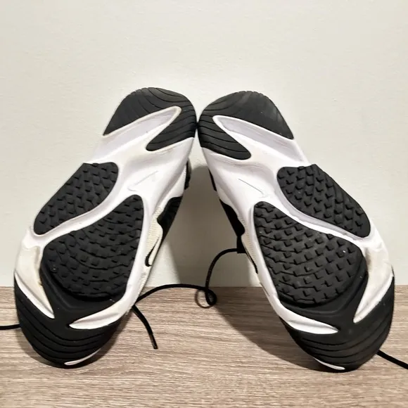 Nike Zoom 2K White/Black AO0354-101 Size 6